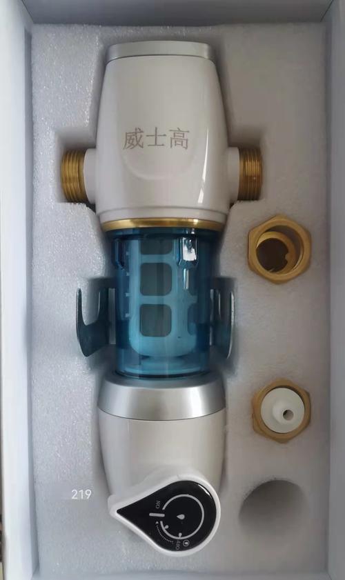 企业管理;日用百货销售;服装服饰零售;鞋帽零售;皮革制品销售;日用品